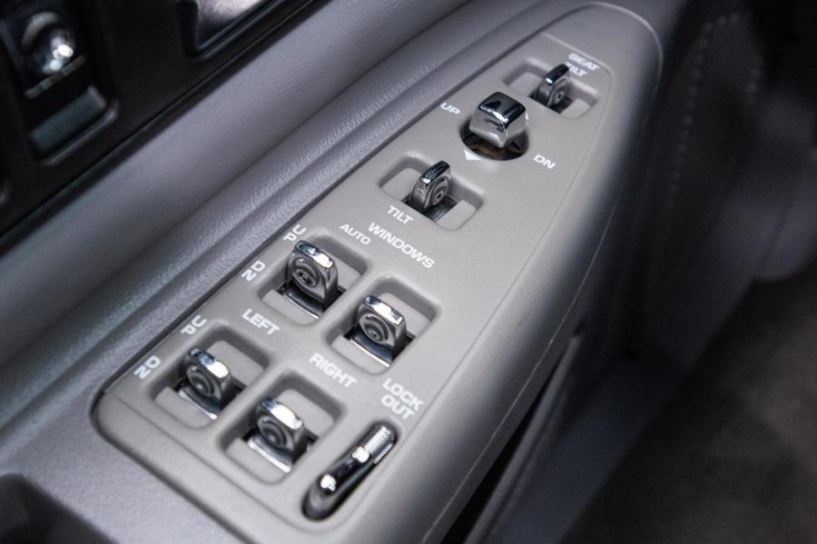 Детали интерьера Chevrolet Impala SS 1996 года  (фото 50 из 99)